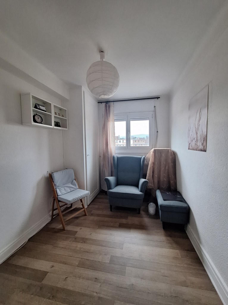 image d'un cabinet prévu pour les séances de constellations familiales et systémiques et thérapie psycho-spirituelle à Morges, dans le canton de Vaud, en Suisse